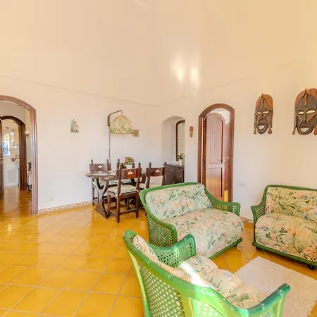 Suspiratella Mia Nyaraló Capri